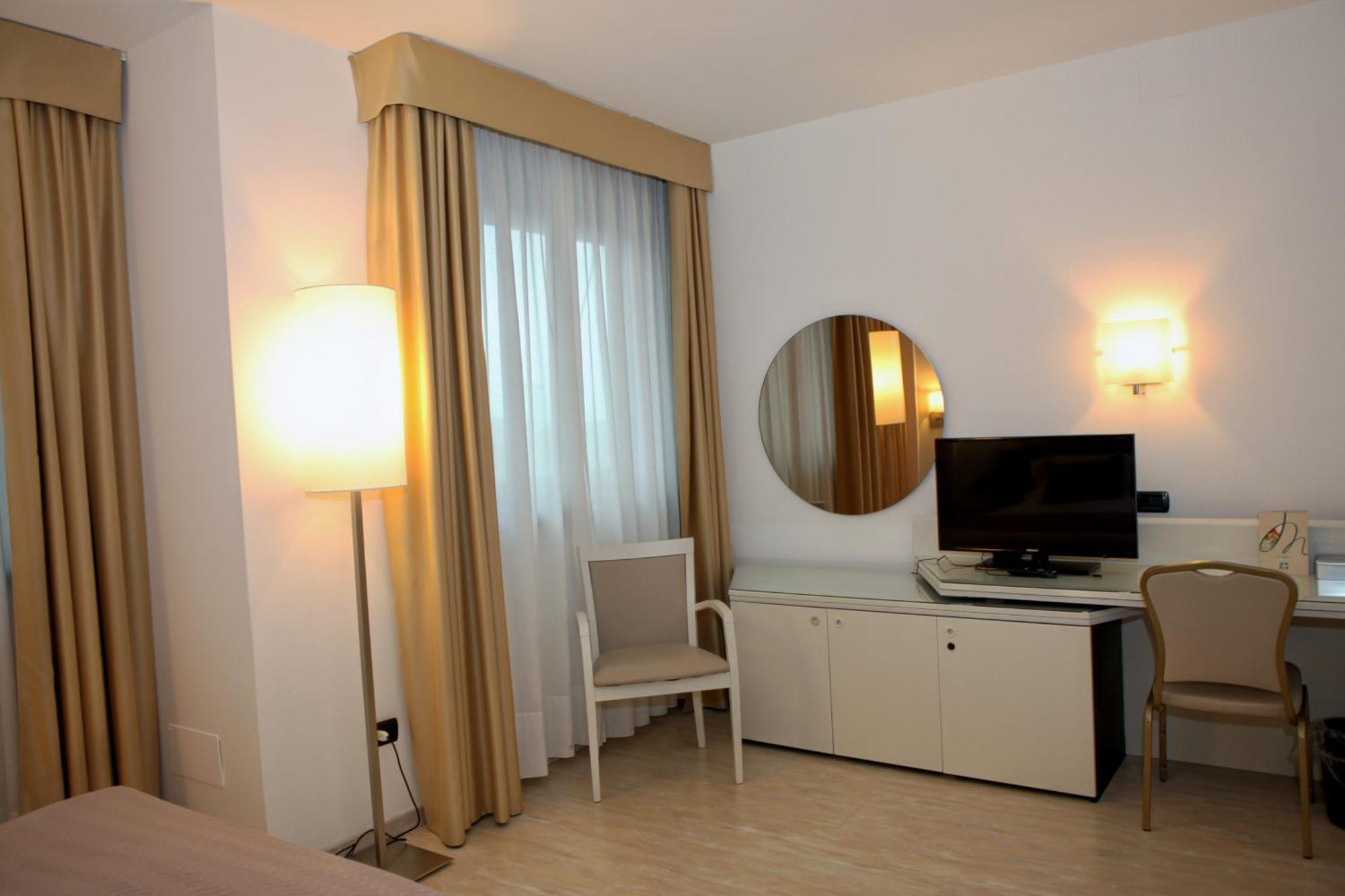 Mediterraneo Palace Hotel Ragusa Ngoại thất bức ảnh