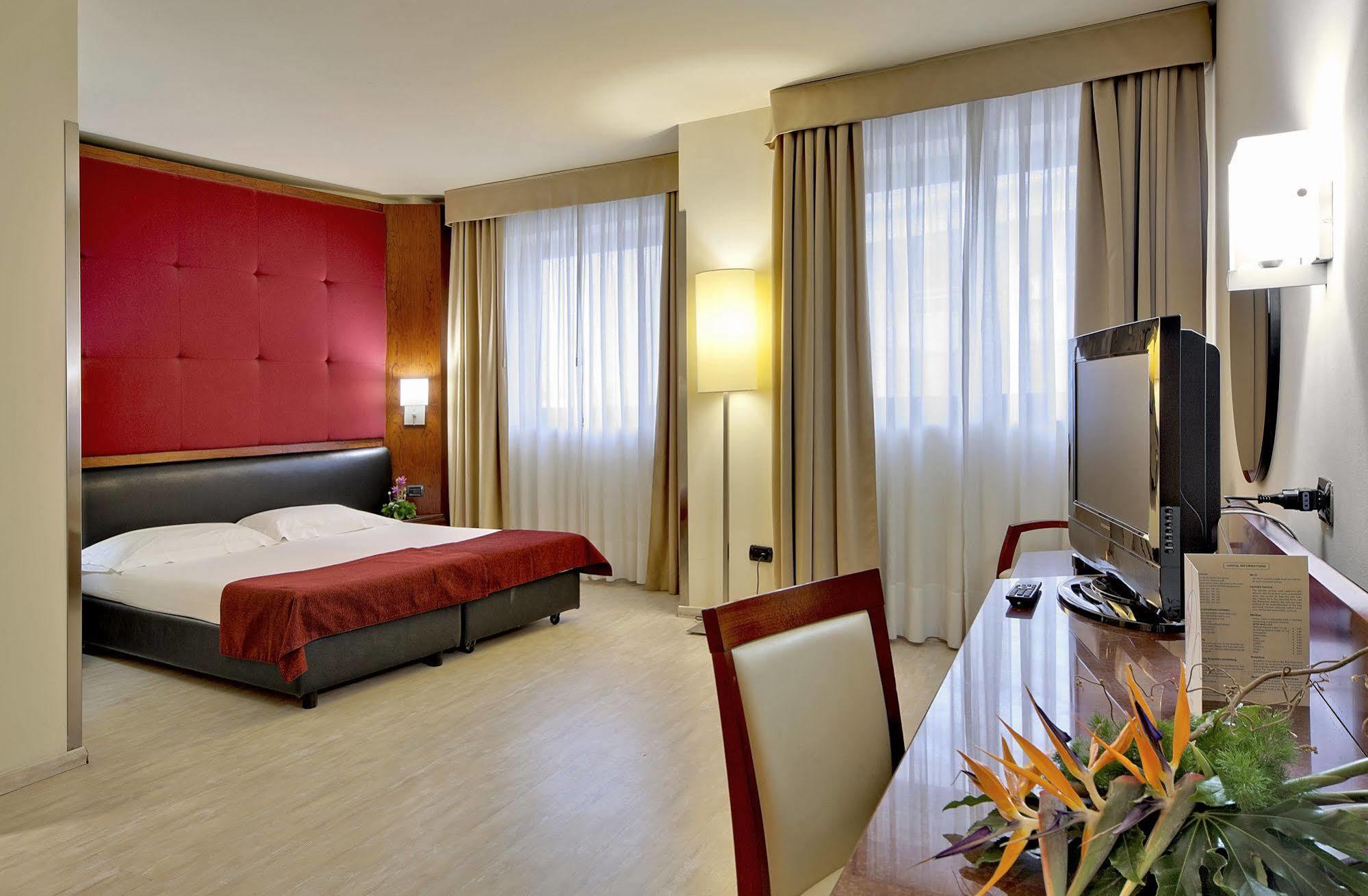 Mediterraneo Palace Hotel Ragusa Ngoại thất bức ảnh