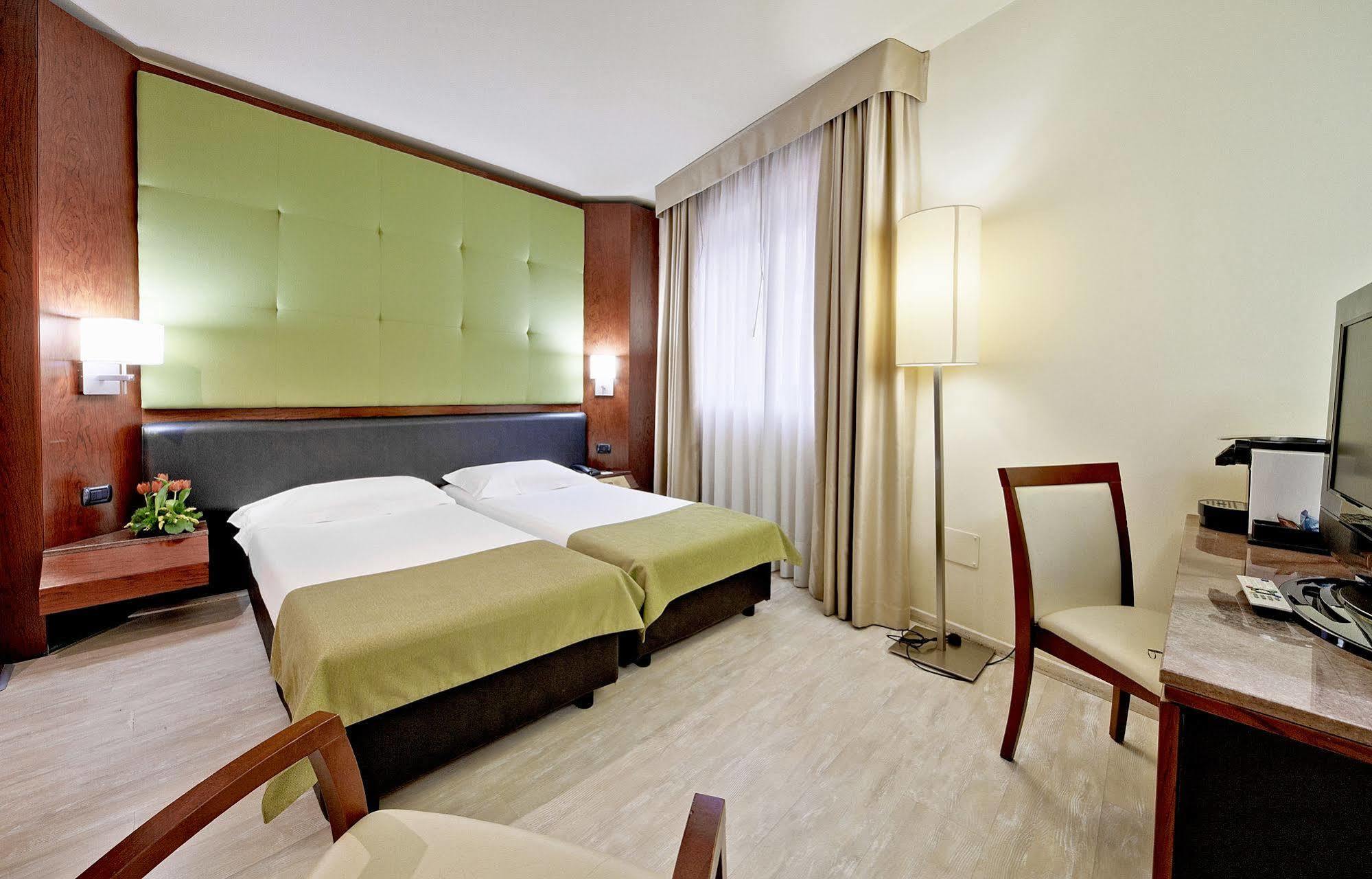 Mediterraneo Palace Hotel Ragusa Ngoại thất bức ảnh